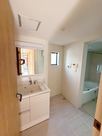 tssS2ڂ̐VzˌĂ̐ʑEʏ