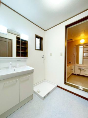 tssL1ڂ̒ÈˌĂ̐ʑEʏ