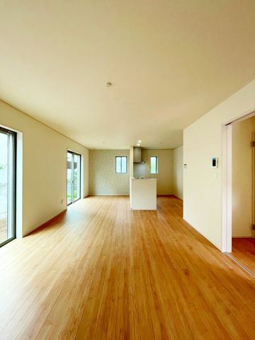 tss쒬1ڂ̐VzˌẴrO