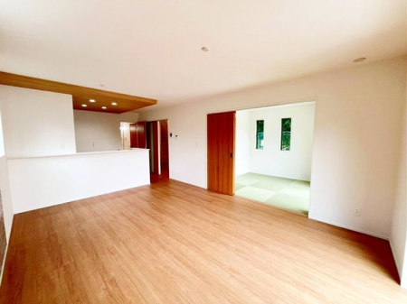 tss쒬2ڂ̐VzˌẴrO