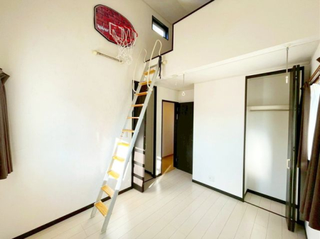 ��t���s��s���c1���ڂ̒��È�ˌ��Ă̎q������