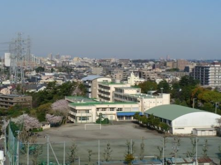 ��t���D���s�C�_5���ڂ̐V�z��ˌ��Ă̎��ӊ�