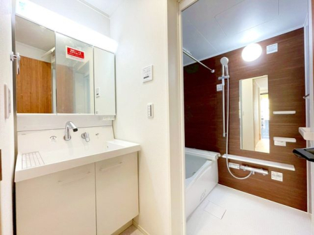 tsss2ڂ̐VzˌĂ̐ʑEʏ