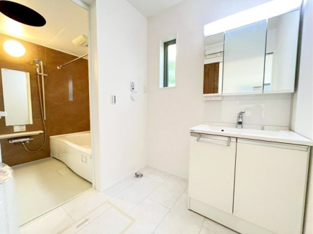 tss2ڂ̐VzˌĂ̐ʑEʏ