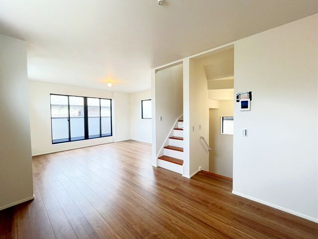 tDsk{2ڂ̐VzˌẴrO