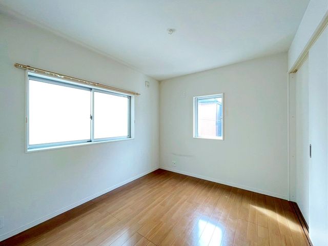 ��t���s��s��a�c4���ڂ̒��È�ˌ��Ă̎q������