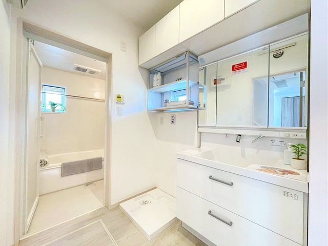 tDsČ2ڂ̒ÈˌĂ̐ʑEʏ