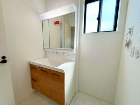 tss3ڂ̐VzˌĂ̐ʑEʏ