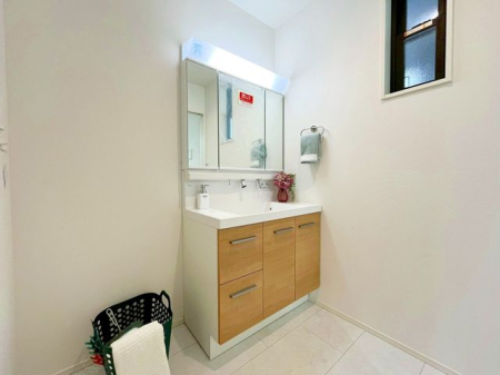 tss3ڂ̐VzˌĂ̐ʑEʏ