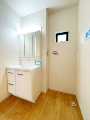 tˎs ̐VzˌĂ̐ʑEʏ