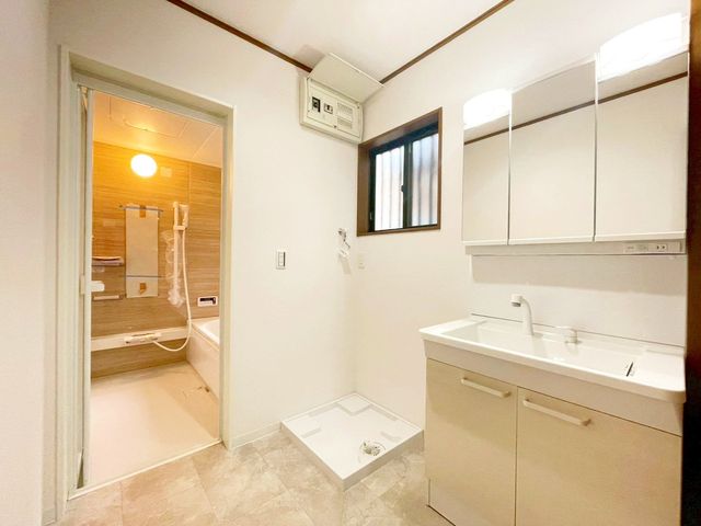 tˎs͌ ̒ÈˌĂ̐ʑEʏ