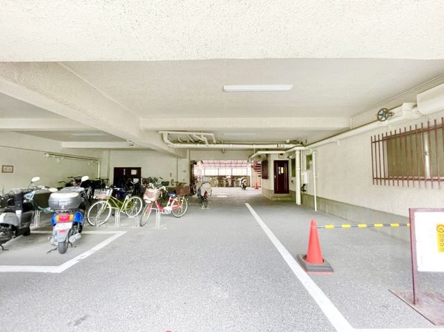 ��t���D���s�{���R4���ڂ̒��Ã}���V�����̌��n�O�ώʐ^