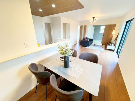 ��t���D���s����1���ڂ̐V�z��ˌ��Ẵ��r���O