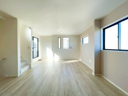 ��t���s��s��ז�2���ڂ̐V�z��ˌ��Ẵ��r���O