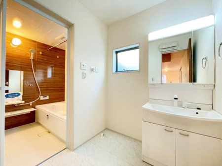 tss3ڂ̐VzˌĂ̐ʑEʏ