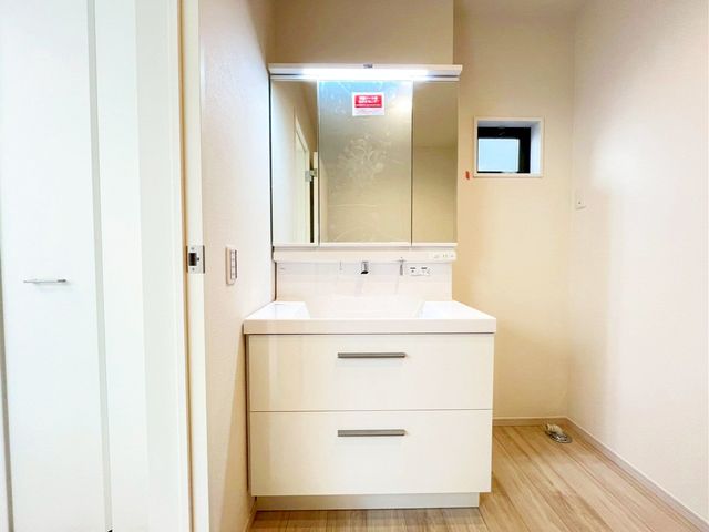 tssk2ڂ̐VzˌĂ̐ʑEʏ