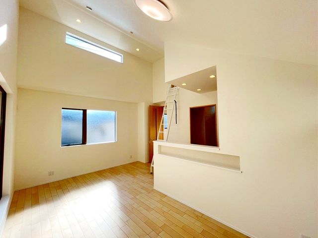 tssac5ڂ̐VzˌẴrO