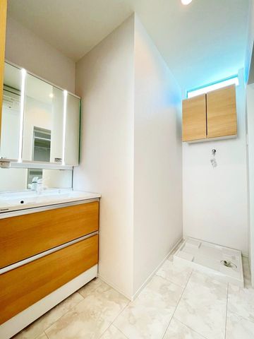 tssac5ڂ̐VzˌĂ̐ʑEʏ