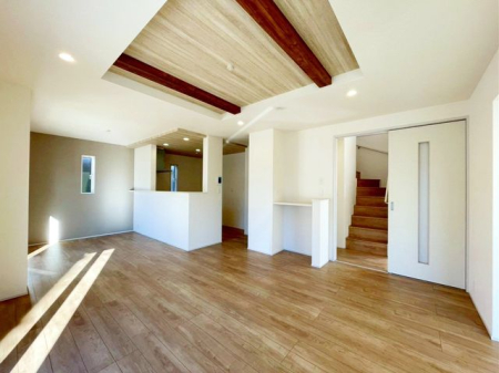 tss{v4ڂ̐VzˌẴrO