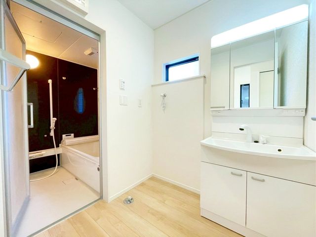 tss4ڂ̐VzˌĂ̐ʑEʏ