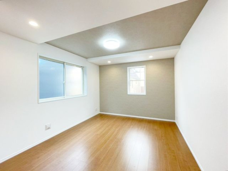 ��t���s��s�s���4���ڂ̐V�z��ˌ��Ẵ��r���O