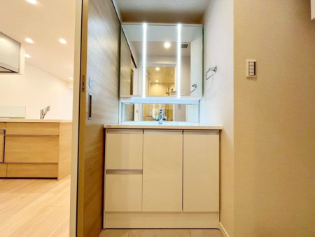 ��t���D���s�C�_��2���ڂ̒��Ã}���V�����̐��ʑ�E���ʏ�