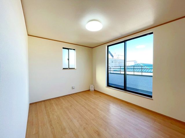 ��t���s��s�x�l3���ڂ̐V�z��ˌ��Ă̎q������