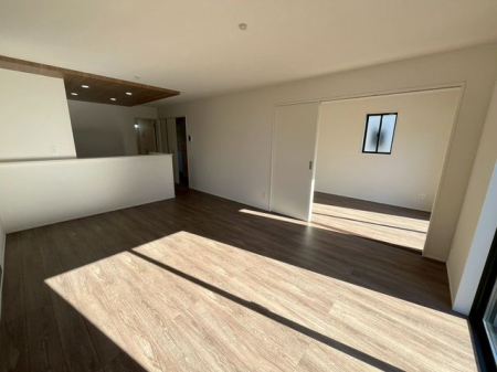 ��t�����ˎs���� �̐V�z��ˌ��Ẵ��r���O