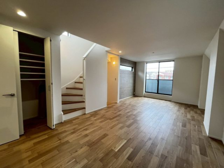 ��t���s��s����1���ڂ̐V�z��ˌ��Ẵ��r���O