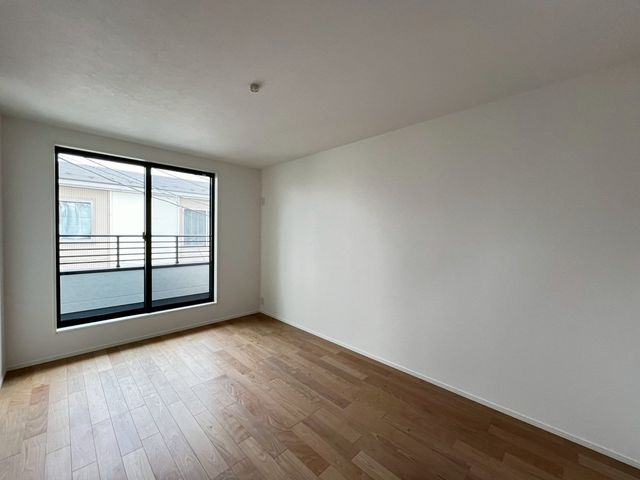 ��t���s��s����1���ڂ̐V�z��ˌ��Ă̐Q��