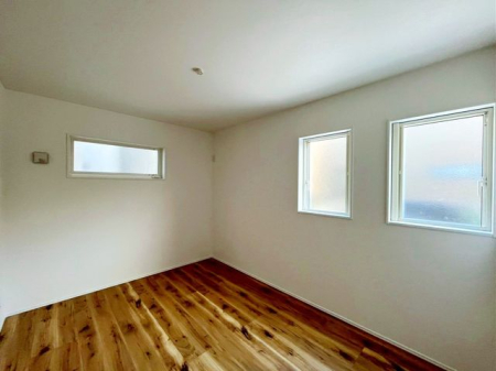 ��t���s��s�V��2���ڂ̐V�z��ˌ��Ă̎q������