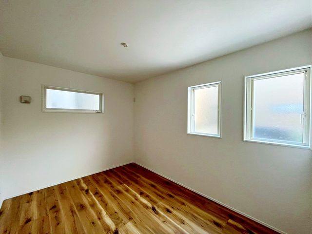 ��t���s��s�V��2���ڂ̐V�z��ˌ��Ă̎q������