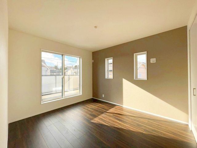 ��t���D���s�O�L�˒� �̐V�z��ˌ��Ă̐Q��