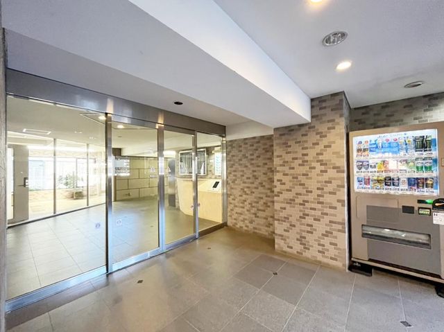 ��t���D���s������2���ڂ̒��Ã}���V�����̃G���g�����X