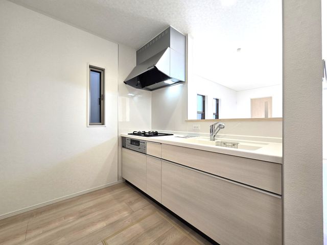 ��t���s��s�{�v��1���ڂ̐V�z��ˌ��Ă̗���