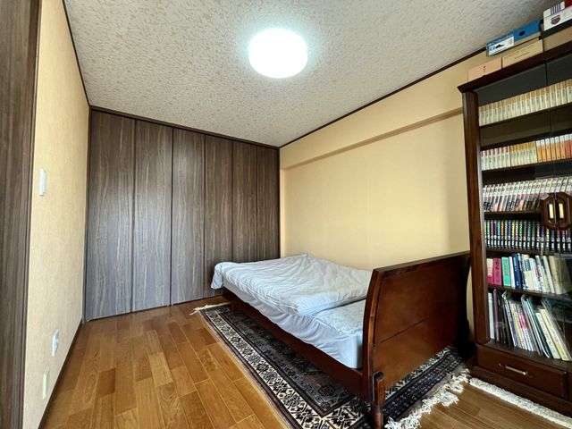 ��t���s��s���^��2���ڂ̒��Ã}���V�����̐Q��