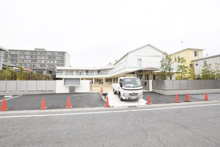 ��t���s��s�S��3���ڂ̓y�n�̎��ӊ�