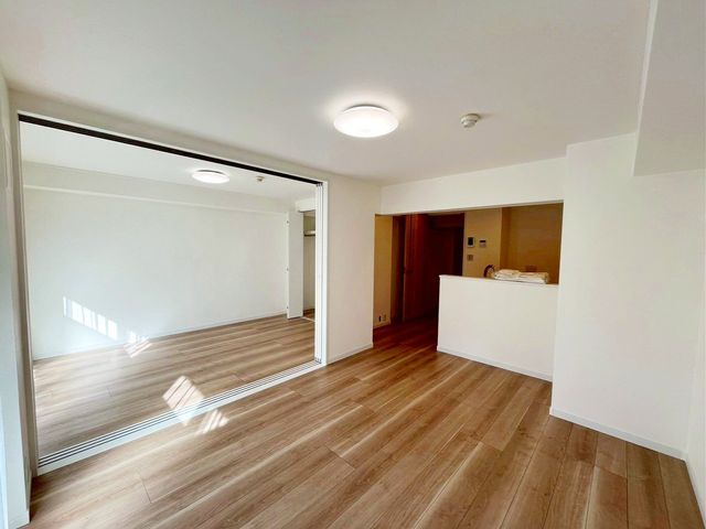 ��t���D���s����� �̒��Ã}���V�����̃��r���O