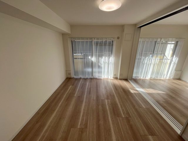 ��t���D���s����� �̒��Ã}���V�����̃L�b�`��