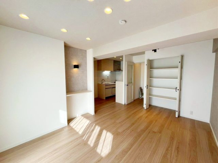 ��t���s��s�c�K4���ڂ̒��Ã}���V�����̃��r���O