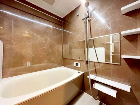 ��t���s��s�c�K4���ڂ̒��Ã}���V�����̐��ʑ�E���ʏ�