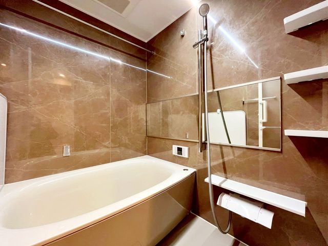 ��t���s��s�c�K4���ڂ̒��Ã}���V�����̐��ʑ�E���ʏ�