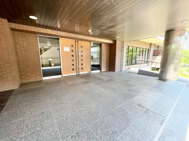 ��t���s��s�c�K3���ڂ̒��Ã}���V�����̃G���g�����X