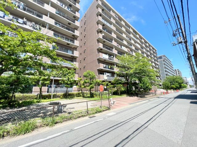 ��t���s��s�c�K3���ڂ̒��Ã}���V�����̌��n�O�ώʐ^