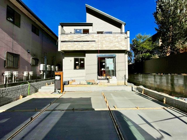 ��t���s��s�{�k��3���ڂ̐V�z��ˌ��Ă̌��n�O�ώʐ^