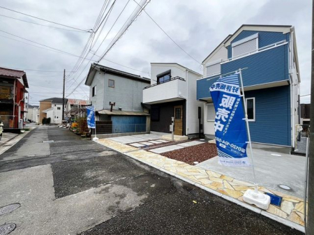 ��t���s��s���䒬1���ڂ̐V�z��ˌ��Ă̌��n�O�ώʐ^