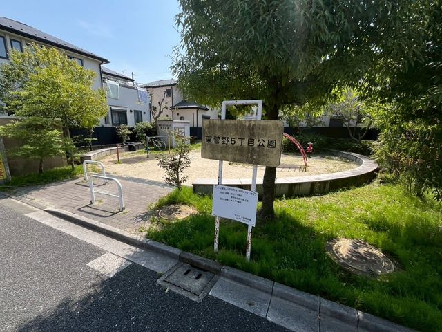 ��t���s��s�{�k��2���ڂ̓y�n�̎��ӊ�