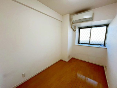 ��t���D���s�{���R6���ڂ̒��Ã}���V�����̎q������