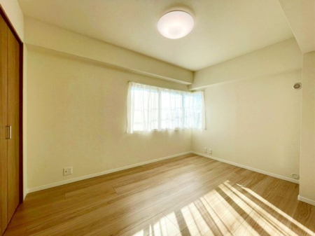 ��t���s��s�S��3���ڂ̒��Ã}���V�����̎q������