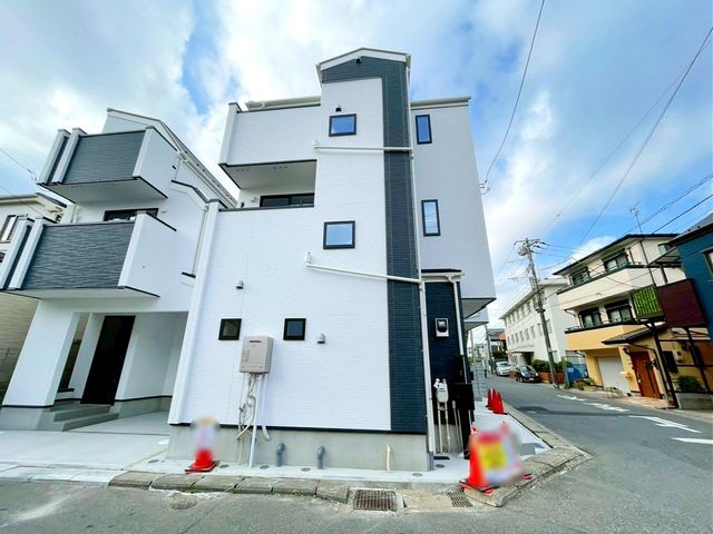 ��t���s��s����1���ڂ̐V�z��ˌ��Ă̌��n�O�ώʐ^